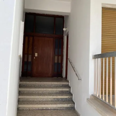 Past Or Tail * לרנקה