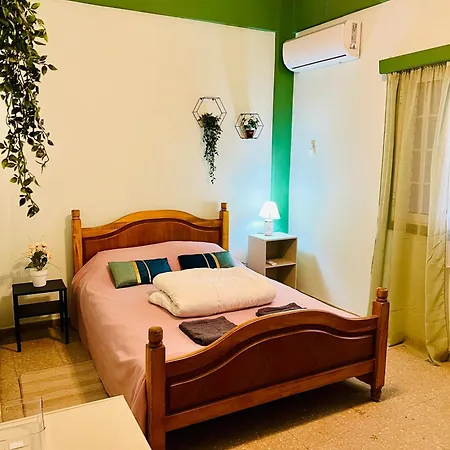 Past Or Tail * Lárnaka