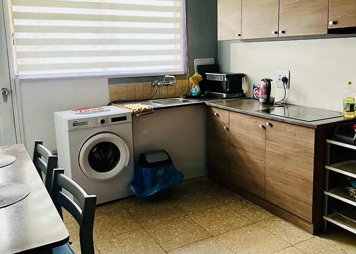 Past Or Tail * ラルナカ