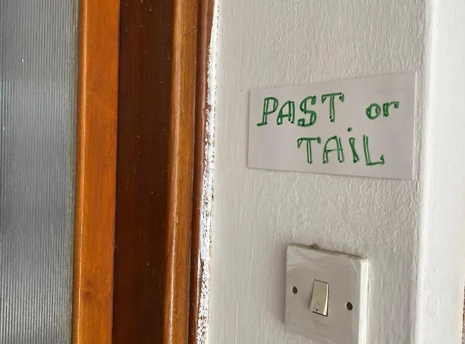 Past Or Tail Quarto em Acomodações Particulares Larnaca